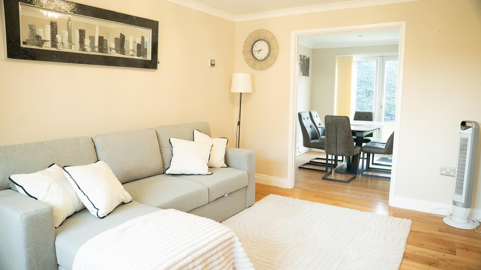 Living room & dining area